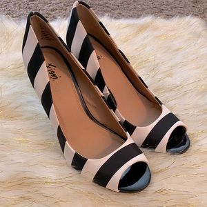 Black and White peep toed heels